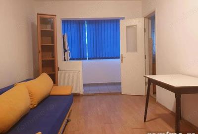 Garsonieră decomandată în Andronache