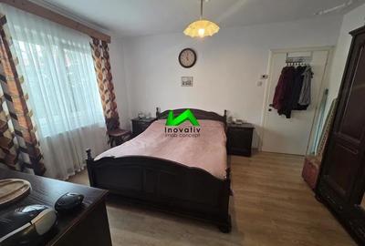 Apartament de vanzare 3 camere zona Vasile Aaron - 2