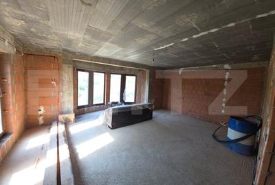 Teren 10 ari cu casa la rosu 240 mp, plus garaj-Valea Rusului, panorama oras - 2