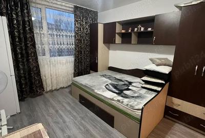 Garsonieră decomandată în Micro 19