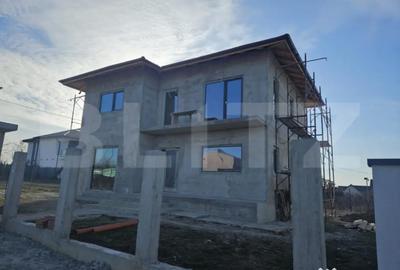 Casă cu 4 camere cu Teren 505 Mp în Vișani