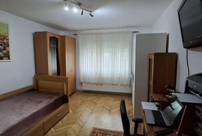 Apartament cu 2 camere decomandat în Aradului