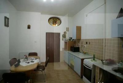 Apartament cu 5 camere decomandat în Central - 3
