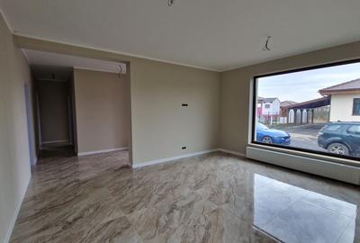 Casă cu 4 camere cu Canalizare în Săsar - 2