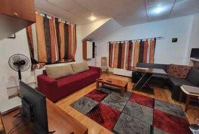 Casă cu 6 camere cu Teren 496 Mp în Central