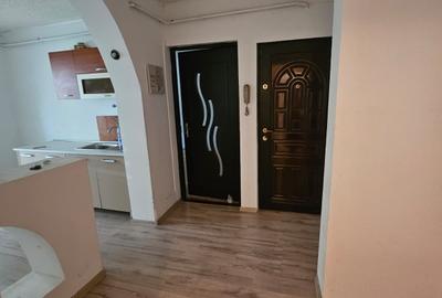 Apartament liber, 3 camere, parter cu balcon, intersectia Podul de Fier - 4