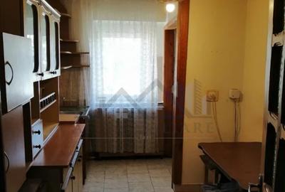 Chirie pentru o camera in apartament de trei camere zona Arcu - Gara - exclus ag - 5