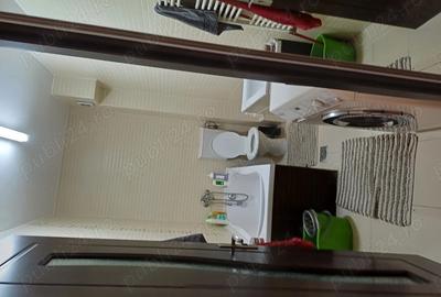 Vand apartament in Flore?ti
