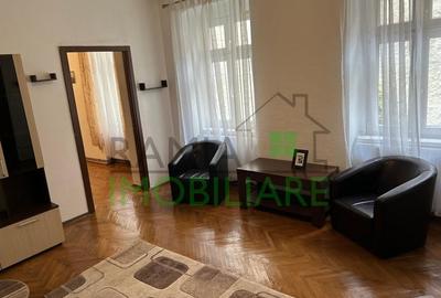 Apartament cu 2 camere semidecomandat, mobilat în Centrul Istoric