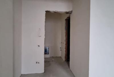 Apartament cu 2 camere decomandat în Drumul Taberei