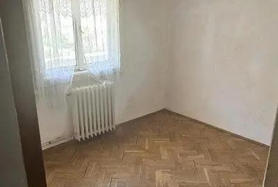 Vand apartament 4 cam cf 1 etajul 1 zona Micro 4 Vand apartament 4 cam cf 1 etajul 1 zona Micro 4 - 3