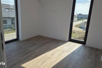 Casă cu 4 camere cu Teren 227 Mp în Berceni - 1