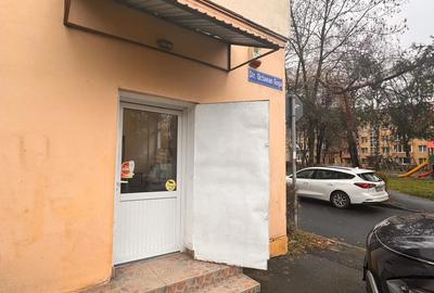 Spațiu comercial, de 22 mp, în Tractorul - 1