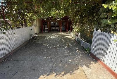 Casă cu 4 camere cu Teren 922 Mp în Central - 1