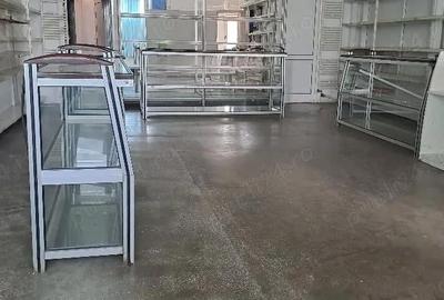 Spațiu comercial, de 80 mp, în Central - 4