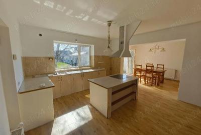 Casă cu Teren 500 Mp în Central - 6