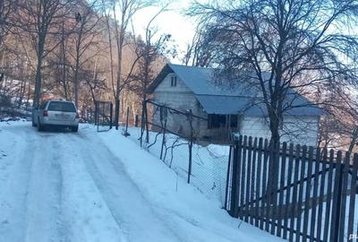 Casă cu Teren 720 Mp în Bratca - 1