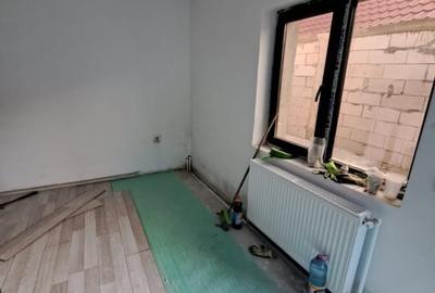 5 CAMERE | 118 MP UTILI | ZONA LINISTITA | MEDEEA - 9