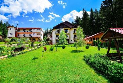 Casă cu 19 camere în Durău - 2
