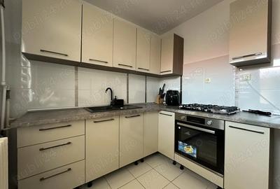 Apartament 3 camere de vanzare