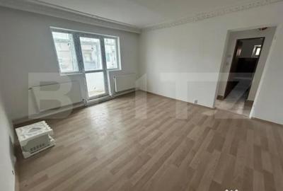 Apartament cu 2 camere semidecomandat în Micro 11