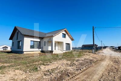 Casă individuală cu 5 camere cu Canalizare în Fughiu - 31