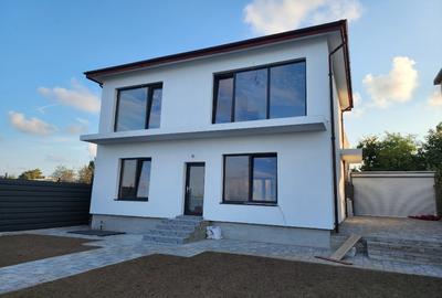 Casa la lac - Pret imbatabil - 1