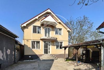 Casă cu 6 camere cu Teren 470 Mp în Episcopia Bihorului - 1