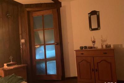 Casă cu 7 camere cu Teren 300 Mp în Lepșa - 2