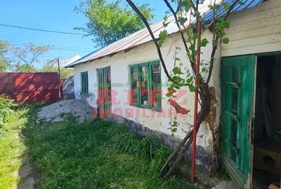 Casă cu 2 camere cu Teren 688 Mp în Caracal - 9