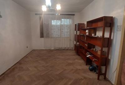 Apartament cu 3 camere decomandat în Central - 1