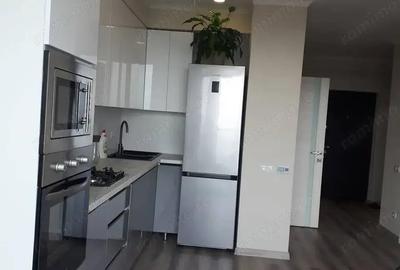 Garsonieră în Titan