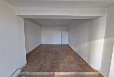 Spațiu comercial, de 24 mp, în Central - 1