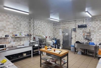 Spațiu comercial, de 200 mp, în Micro 6 - 17