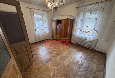 Casă cu 7 camere cu Teren 938 Mp în Orașul de Jos - 9