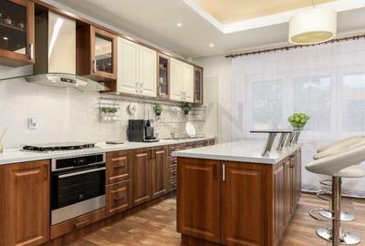 Casă individuală cu 9 camere cu Canalizare în Lacul Tei - 7