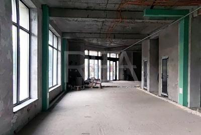 Spațiu comercial, de 400 mp, în Ultracentral - 5