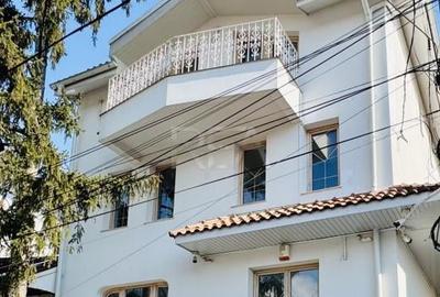 Casă individuală cu 8 camere cu Canalizare în Floreasca - 1