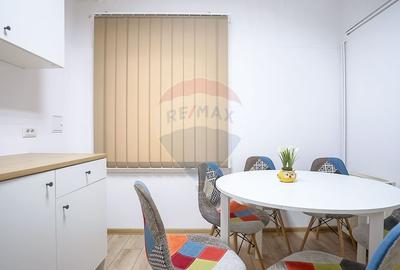 Apartament cu 2 camere semidecomandat, mobilat în Centrul Istoric