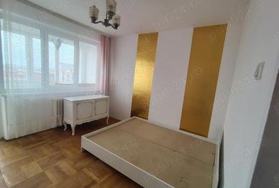 Apartament cu 2 camere decomandat în Romanilor