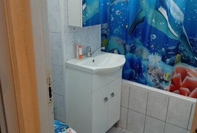 Casă cu 3 camere decomandat în Titan - 2