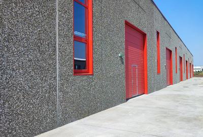Hala beton,4200 mp+curte betonata 3000 mp,ISU,trafo 630 kw