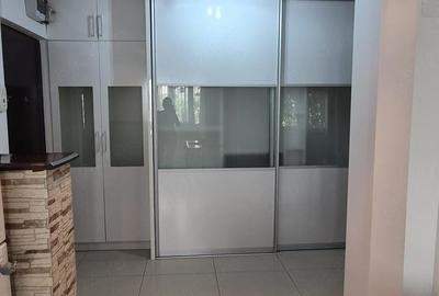 Apartament cu 2 camere decomandat în Ostroveni