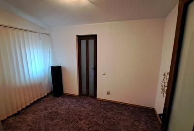 Birou, de 400 mp, în Dacia - 53