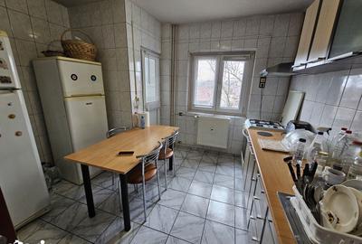Apartament cu 3 camere decomandat în 13 Septembrie - 5
