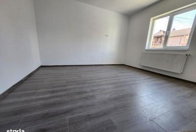 Spațiu comercial, de 242 mp, în Central - 6