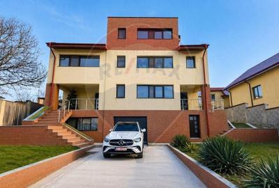 Casă cu 7 camere cu Teren 1371 Mp în Nord-Est - 26
