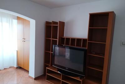 Apartament cu 2 camere decomandat în Exterior Vest
