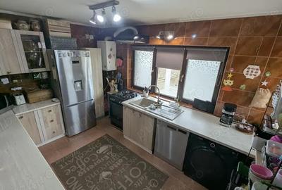 Proprietar vand duplex 5 camere LA CHEIE, suprafata 180mp,teren 250 mp, str iazului-alee privata - 10