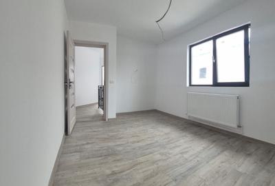 Casă cu 4 camere cu Canalizare în Lumina - 8